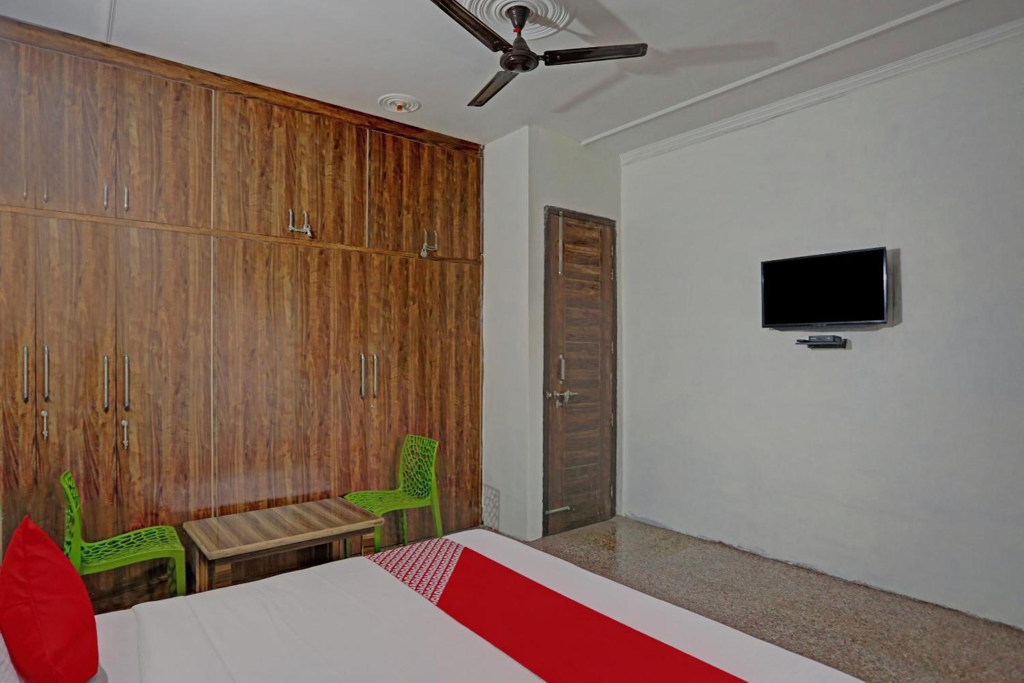 Hotel O Stay 130 Noida Bagian luar foto